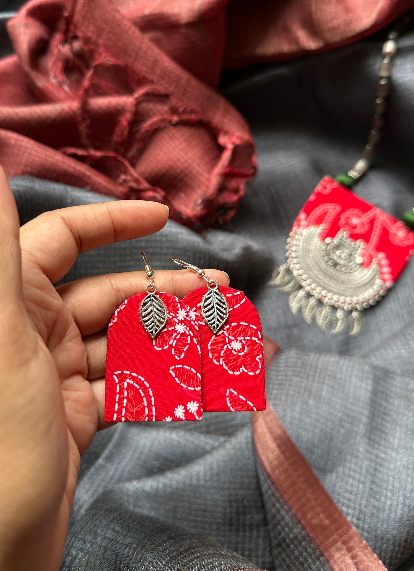 Amukti - Kantha Crimson