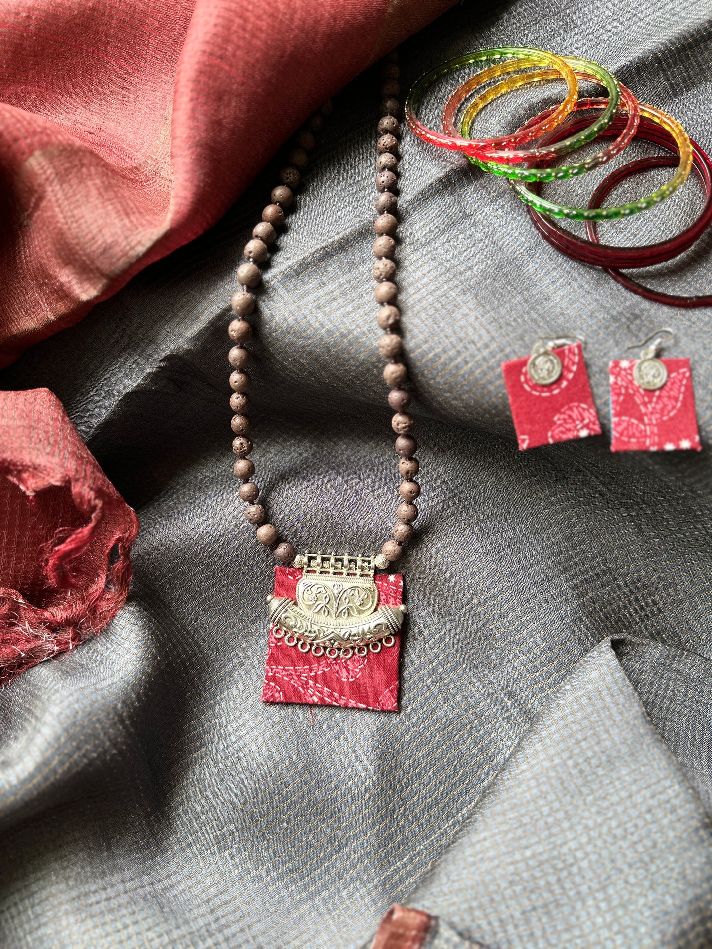 Amukti - Kantha Red