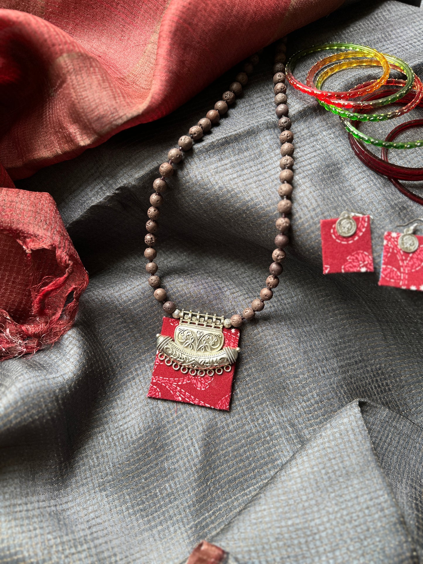 Amukti - Kantha Red
