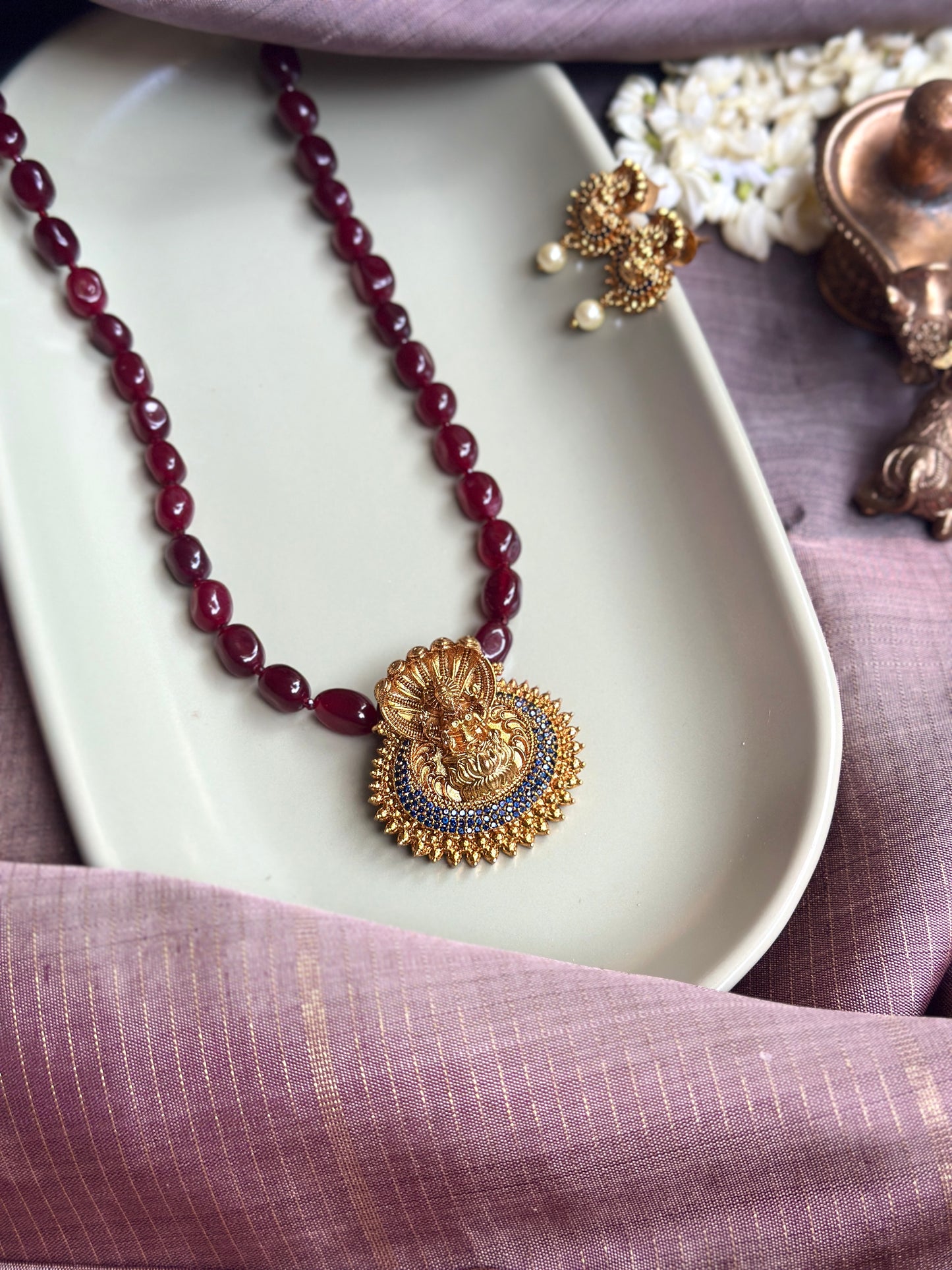 Divine Antiques - Vishala