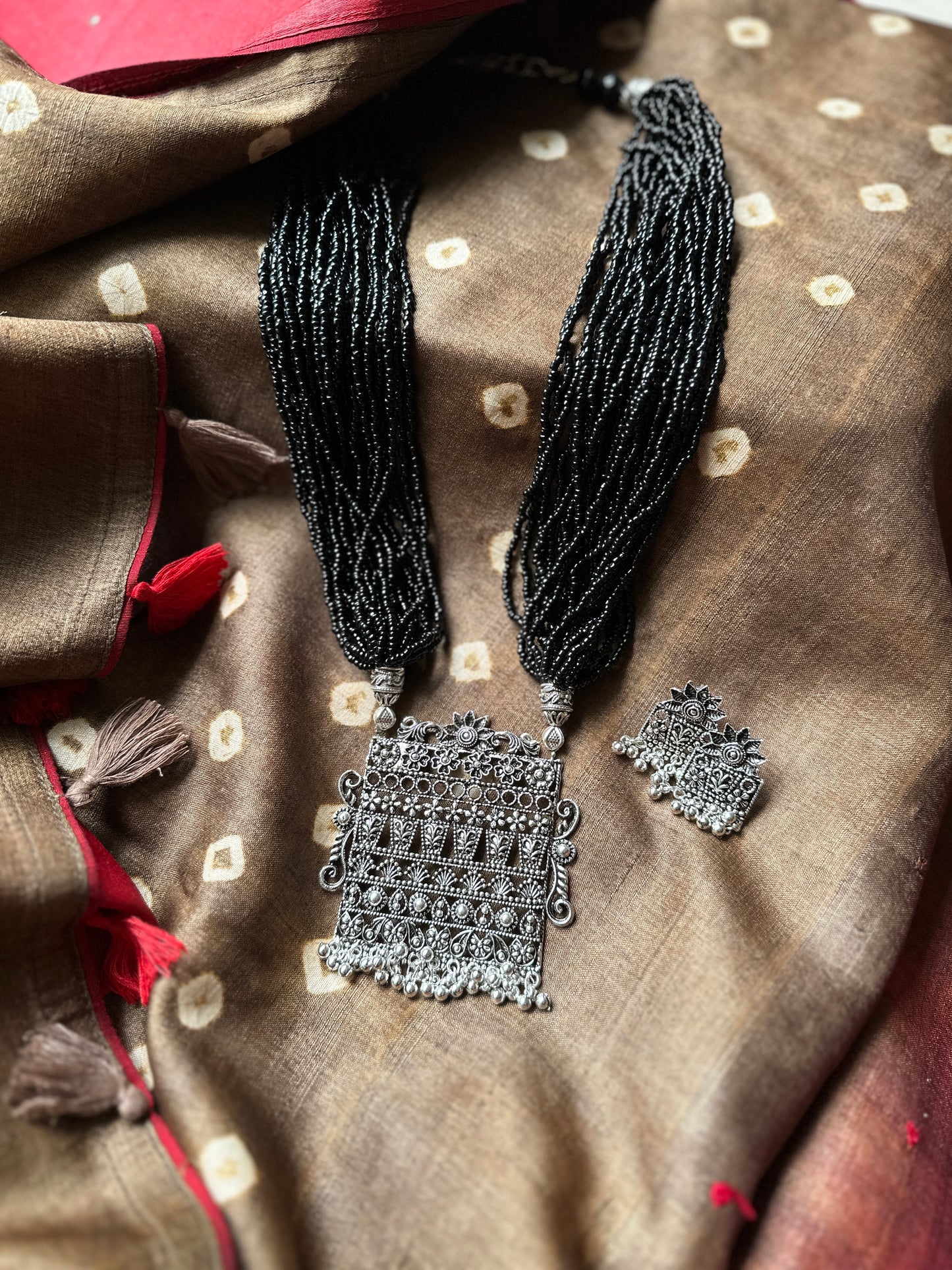 Bagh Pendant Necklace - Black
