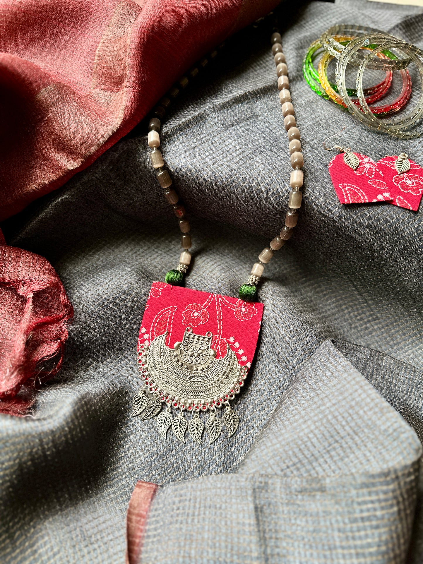 Amukti - Kantha Crimson