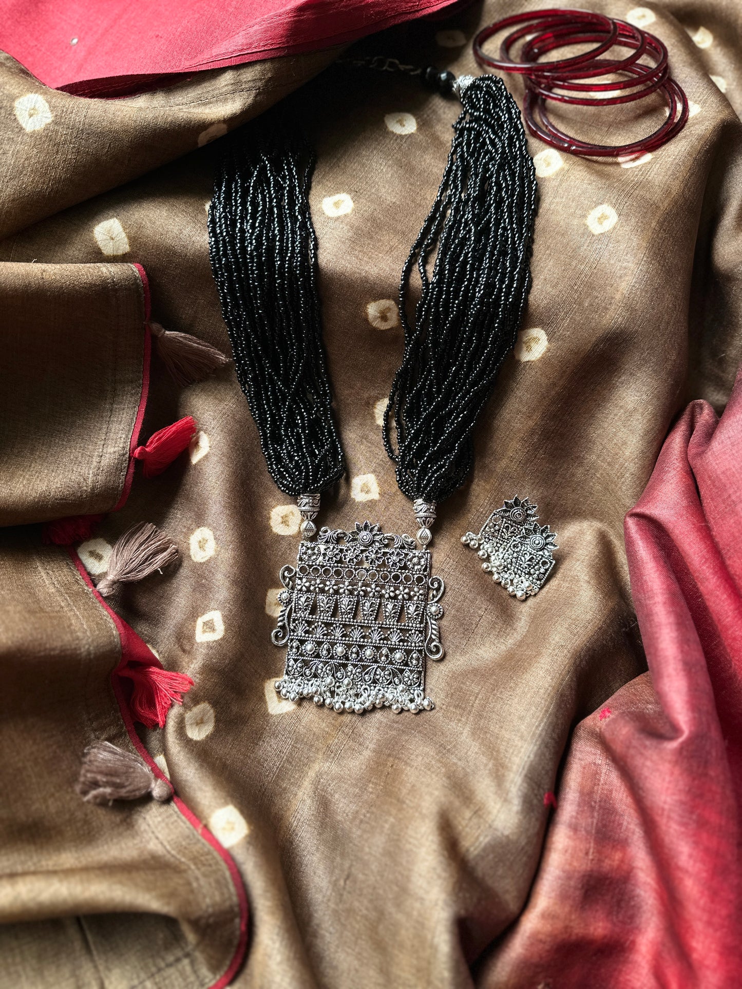 Bagh Pendant Necklace - Black