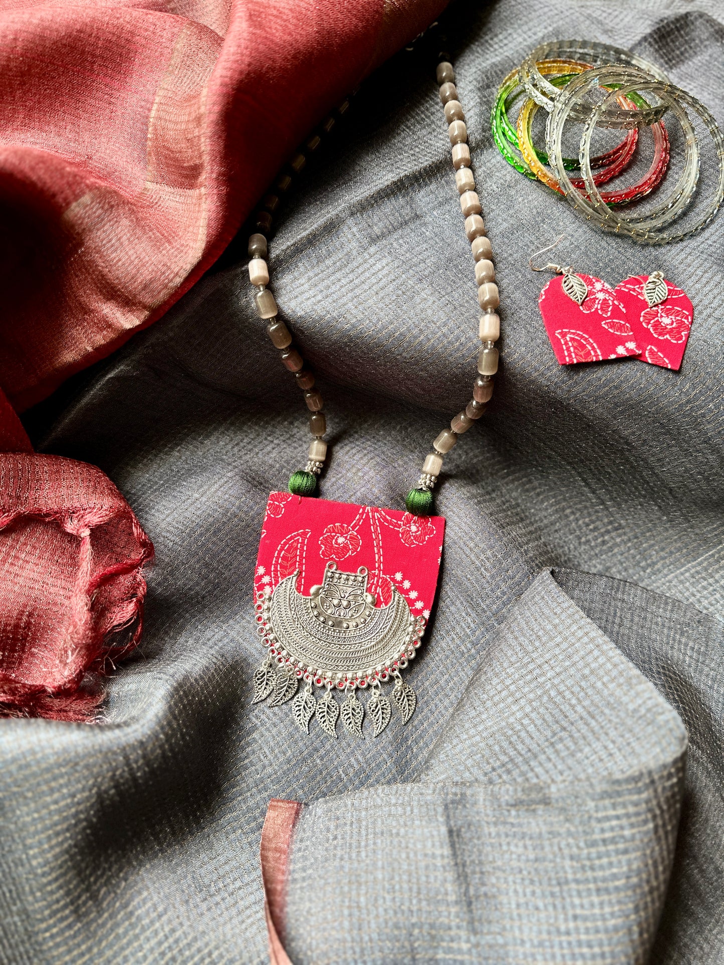 Amukti - Kantha Crimson