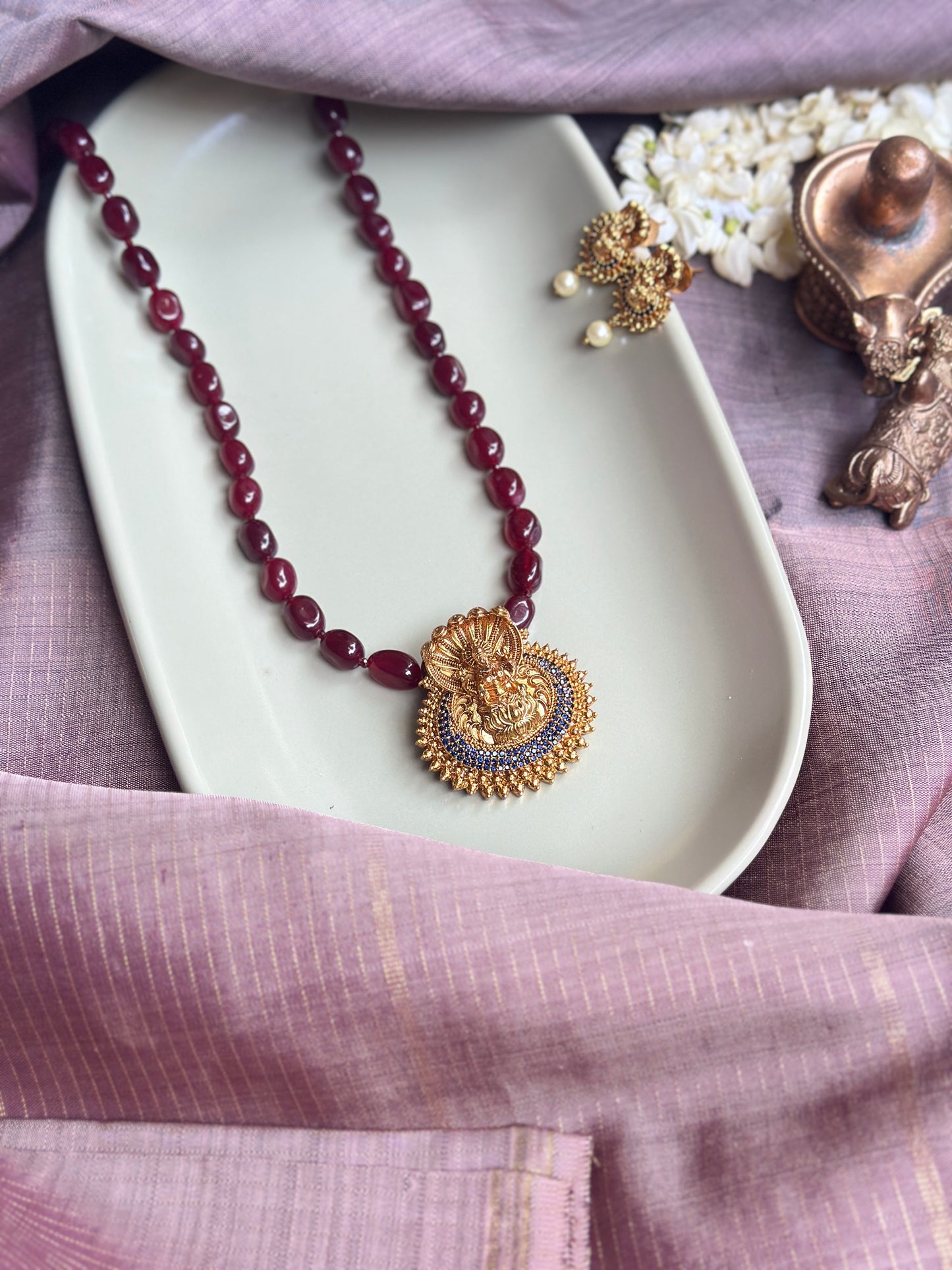 Divine Antiques - Vishala