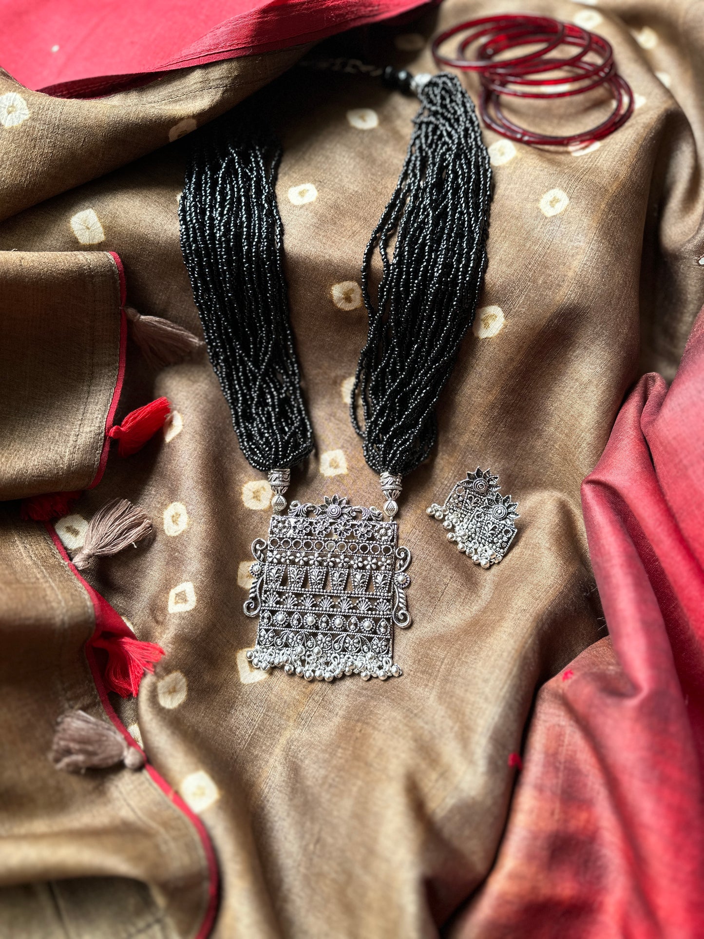 Bagh Pendant Necklace - Black