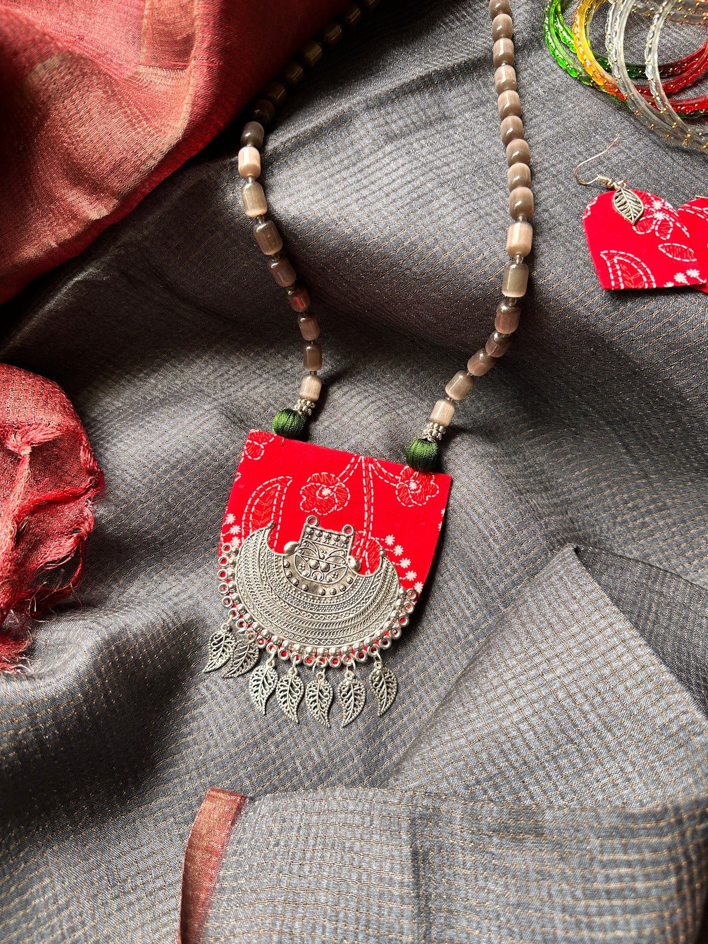 Amukti - Kantha Crimson