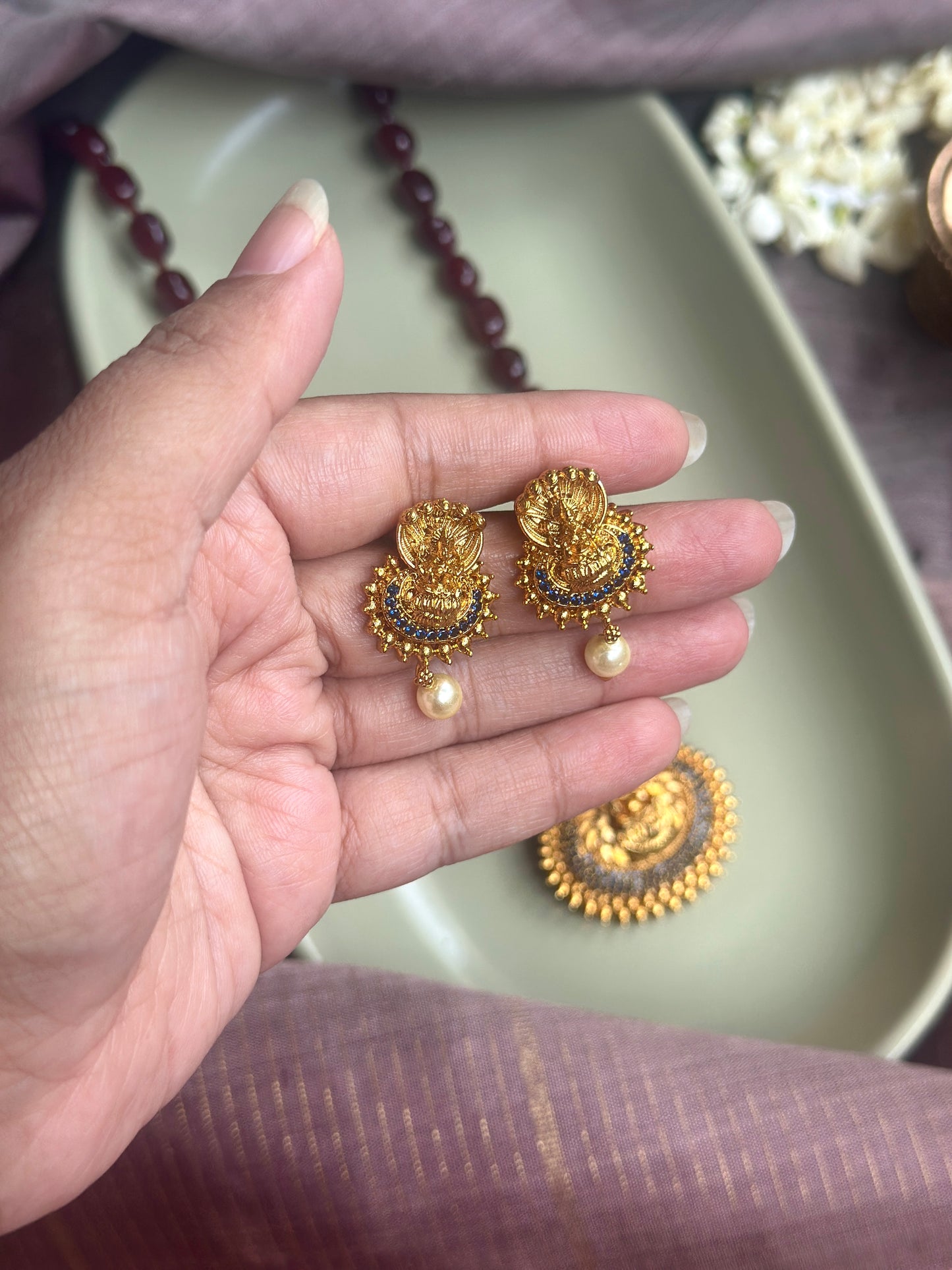 Divine Antiques - Vishala