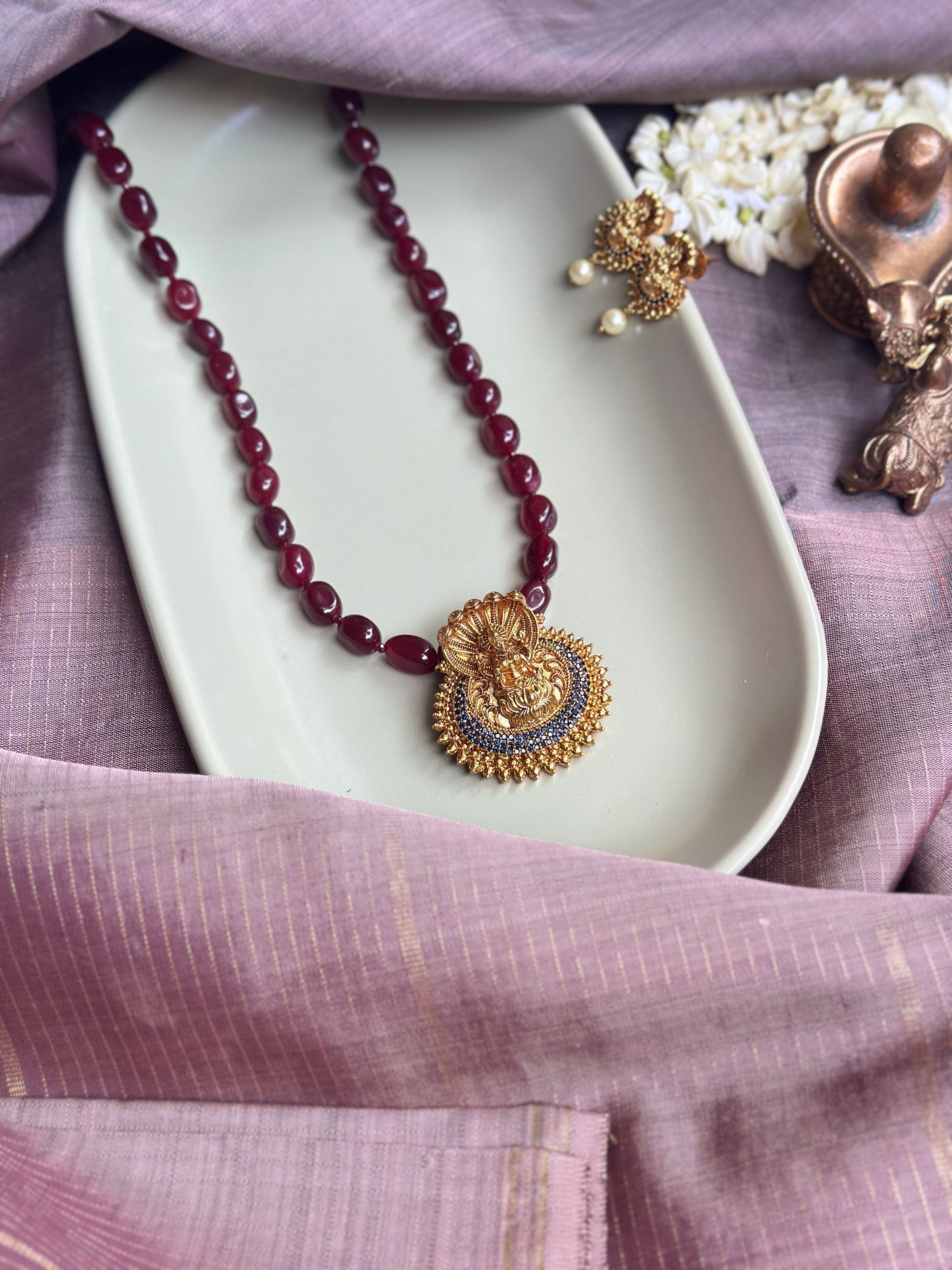 Divine Antiques - Vishala