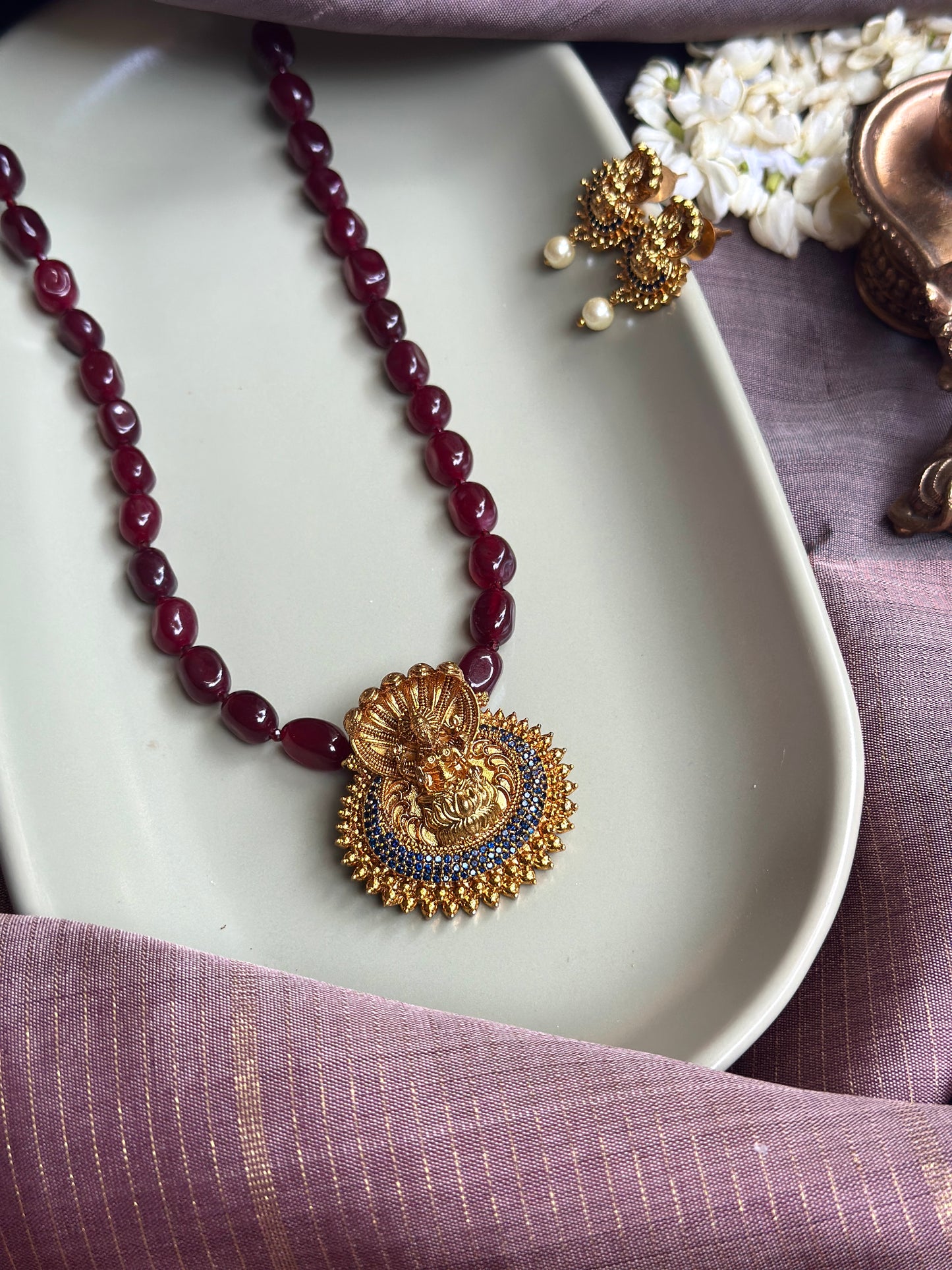 Divine Antiques - Vishala