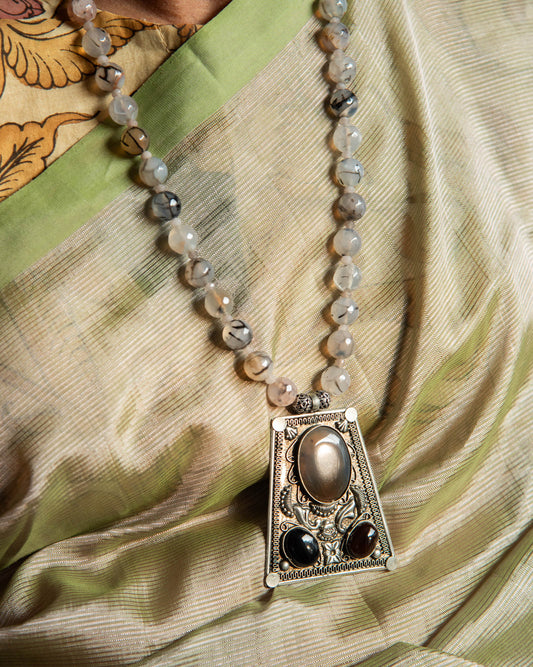 Kaeya Pendant Necklace - Moon